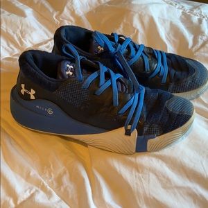 Under Armour Spawn youth low basketball shoe
